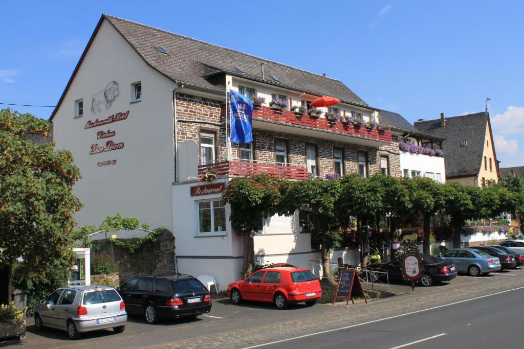 Moselromantik-Hotel Zum Loewen Эдигер-Эллер Экстерьер фото