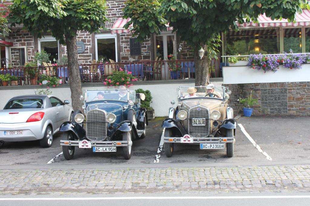 Moselromantik-Hotel Zum Loewen Эдигер-Эллер Экстерьер фото