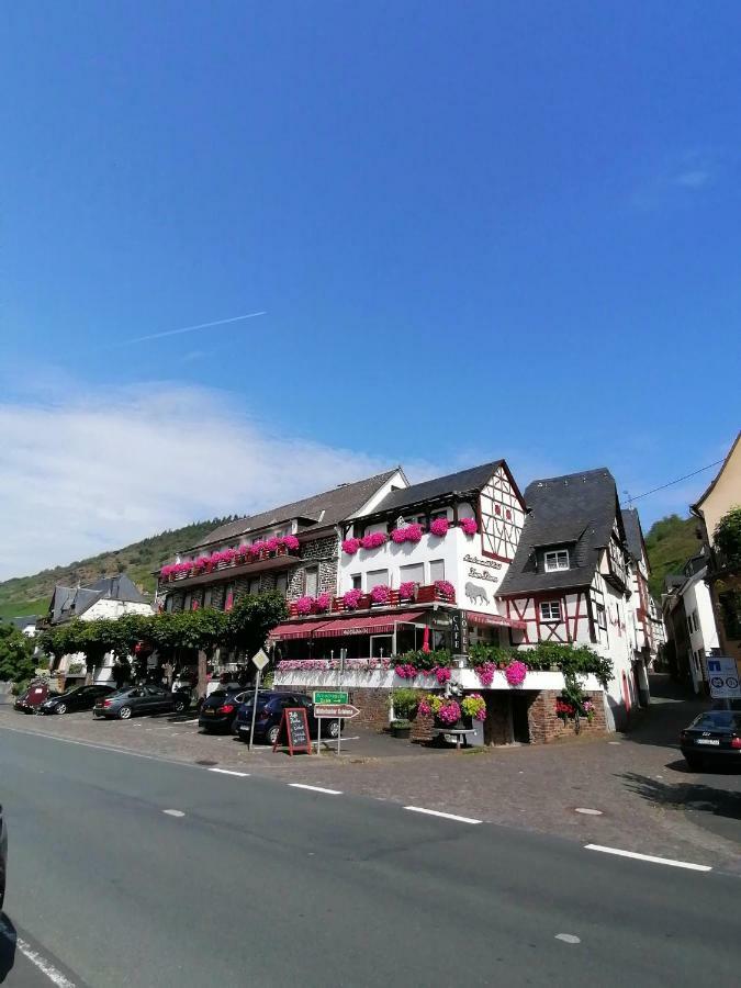 Moselromantik-Hotel Zum Loewen Эдигер-Эллер Экстерьер фото
